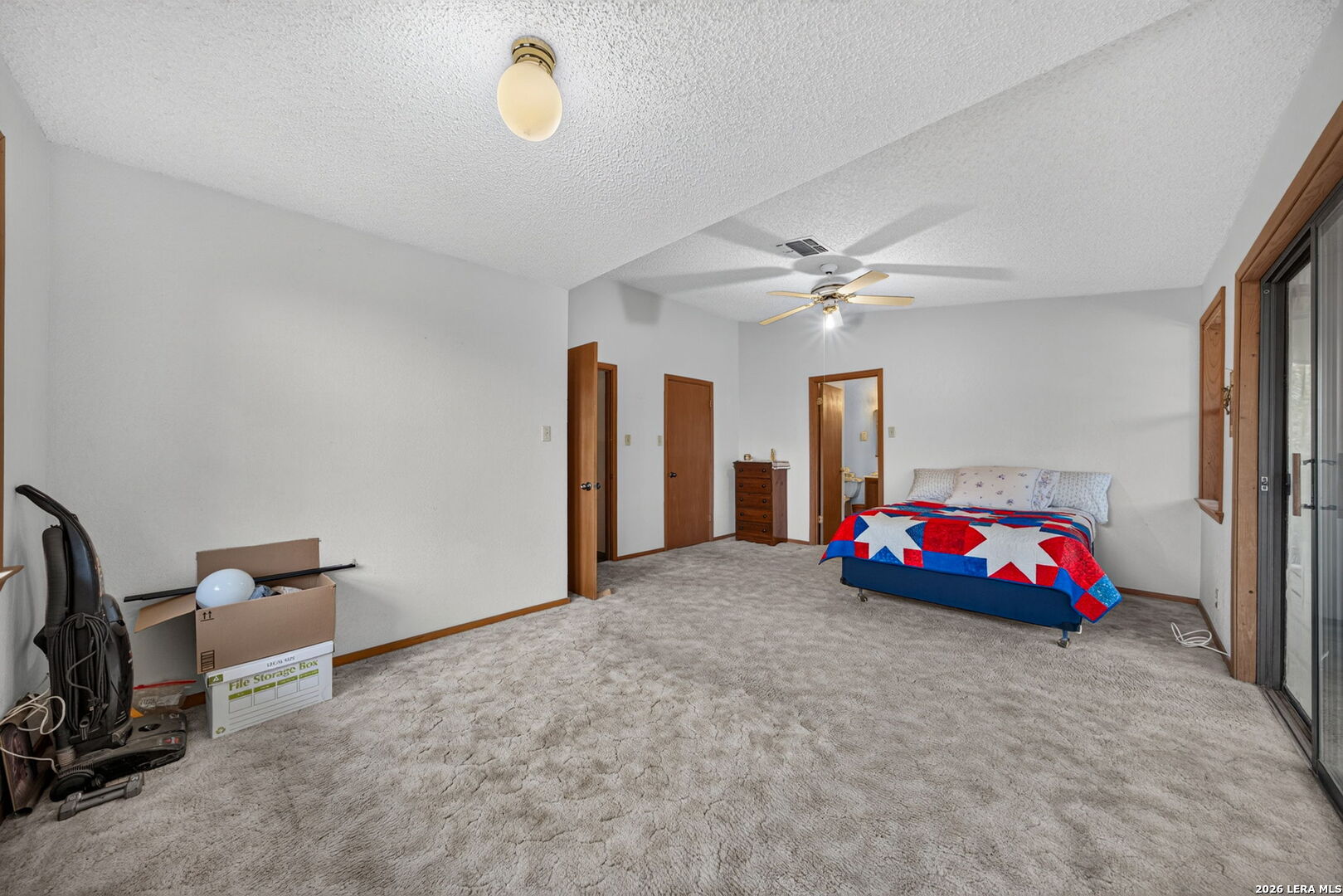 272 White Bass Dr, Lakehills, TX 78063