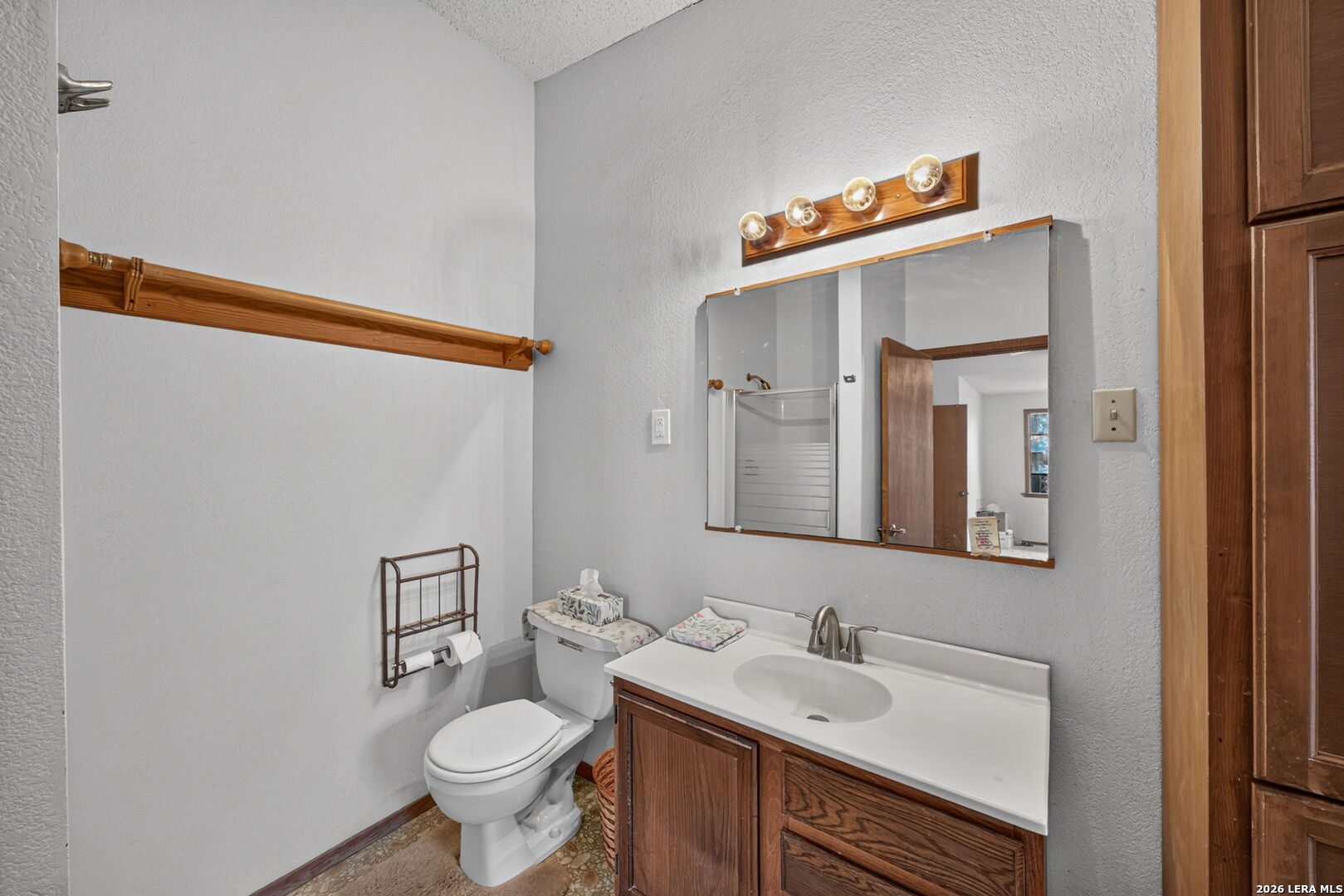 272 White Bass Dr, Lakehills, TX 78063