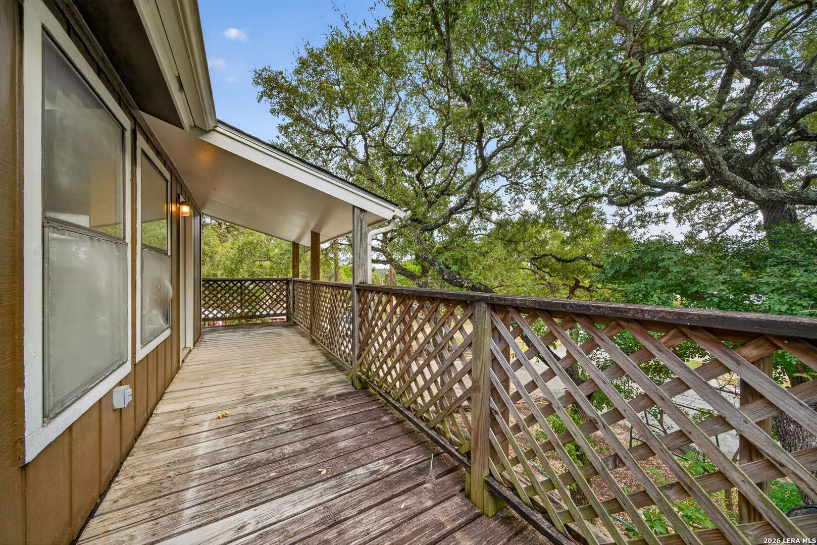 272 White Bass Dr, Lakehills, TX 78063