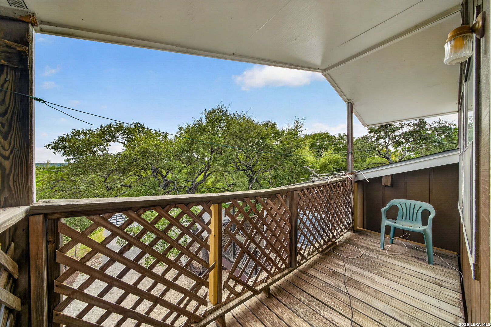 272 White Bass Dr, Lakehills, TX 78063