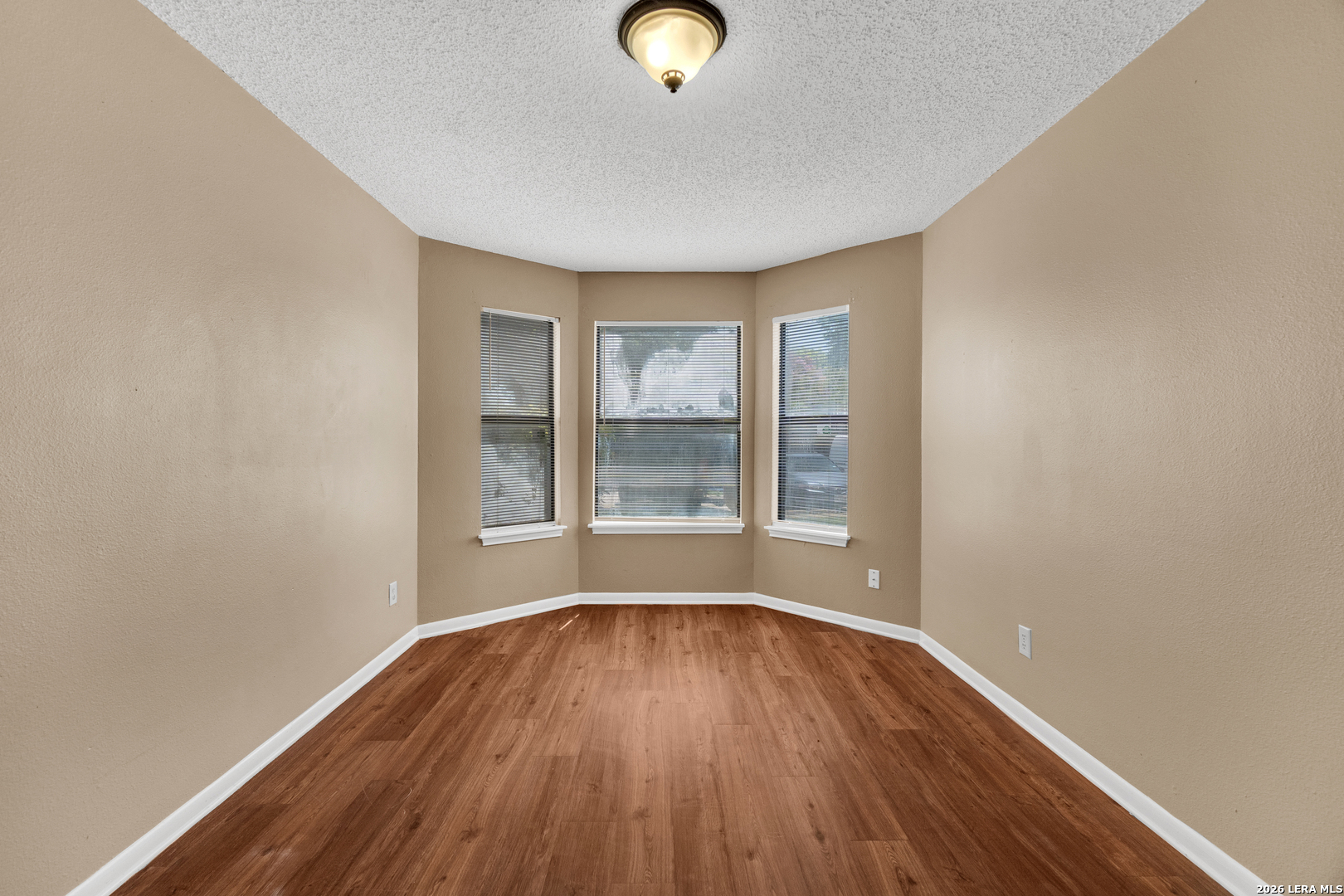 6307 CAMBRIDGE DR, San Antonio, TX 78218