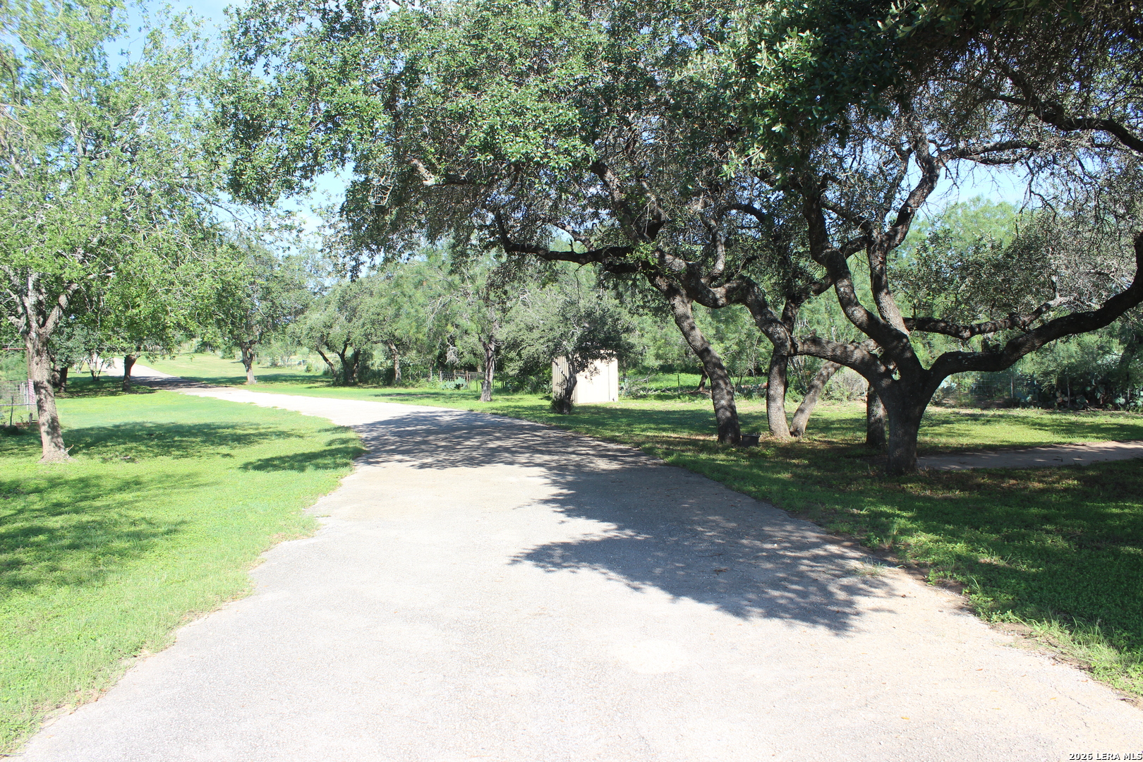 3202 Batesville Rd, Uvalde, TX 78801