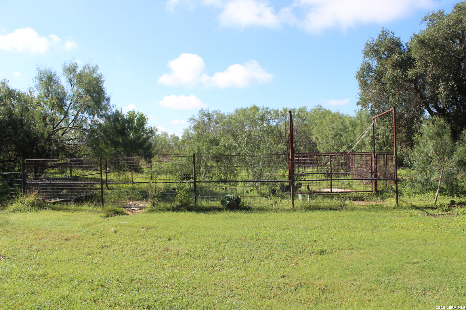 3202 Batesville Rd, Uvalde, TX 78801