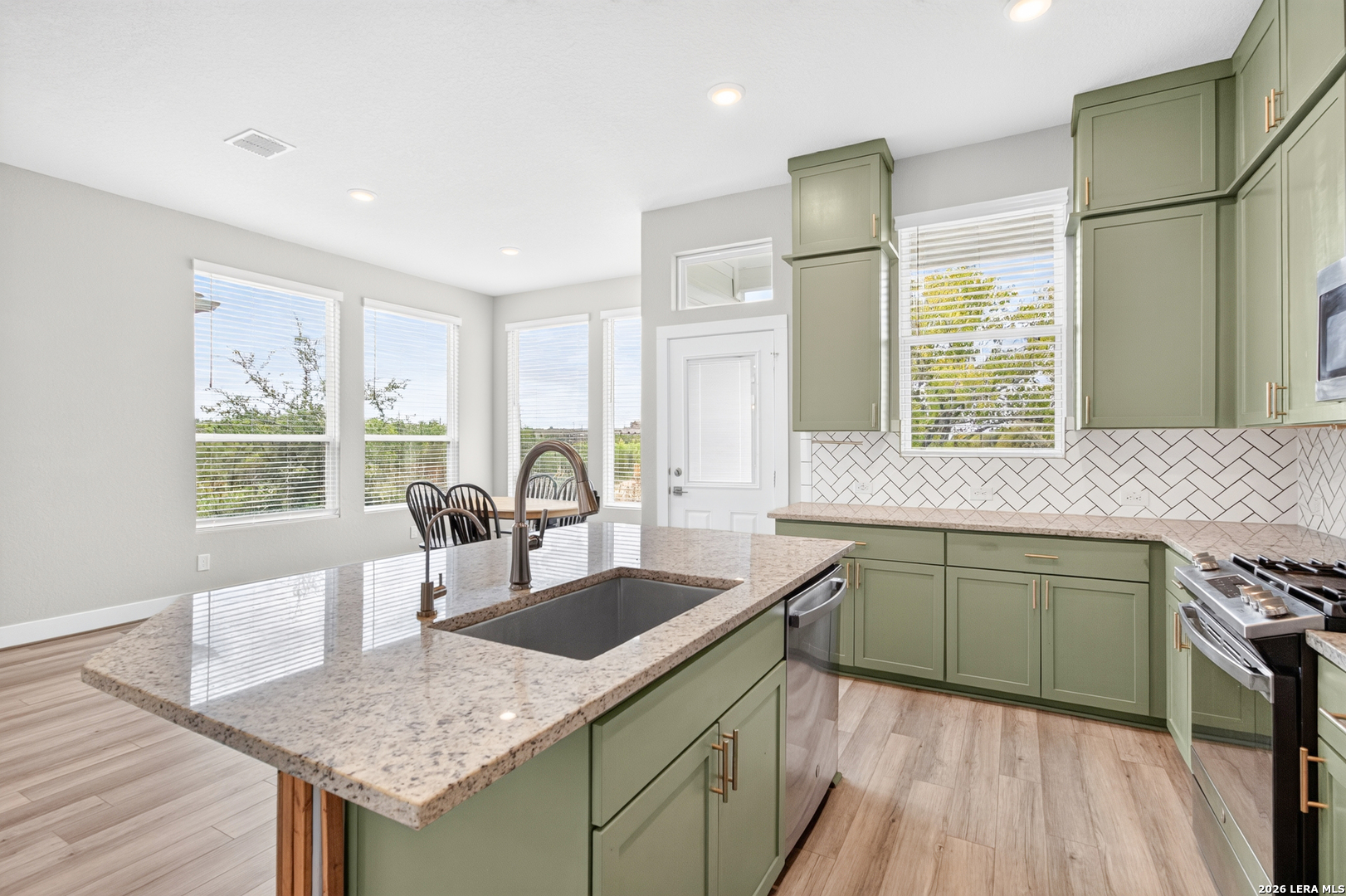 8851 Oakland, #UNIT 32, San Antonio, TX 78240