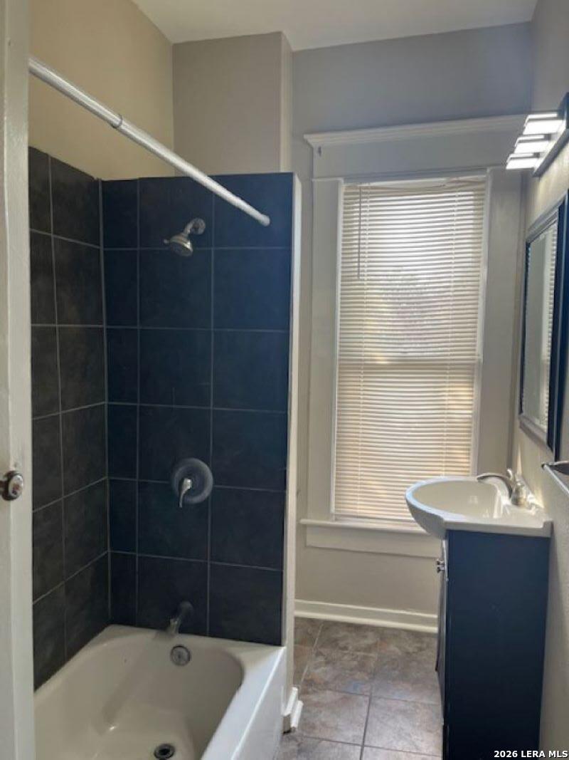 302 Chicago, San Antonio, TX 78210