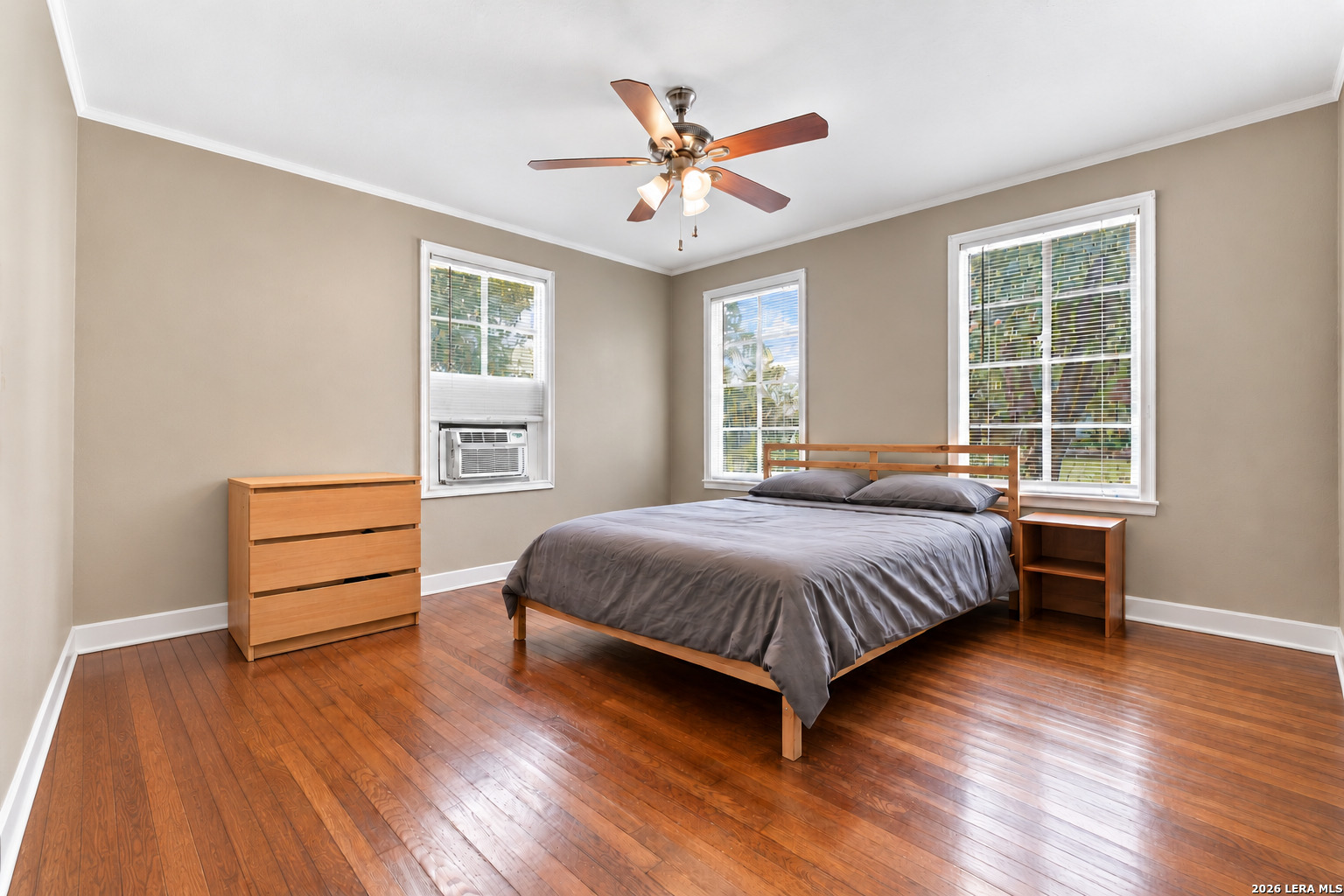 321 E MELROSE DR, Olmos Park, TX 78212