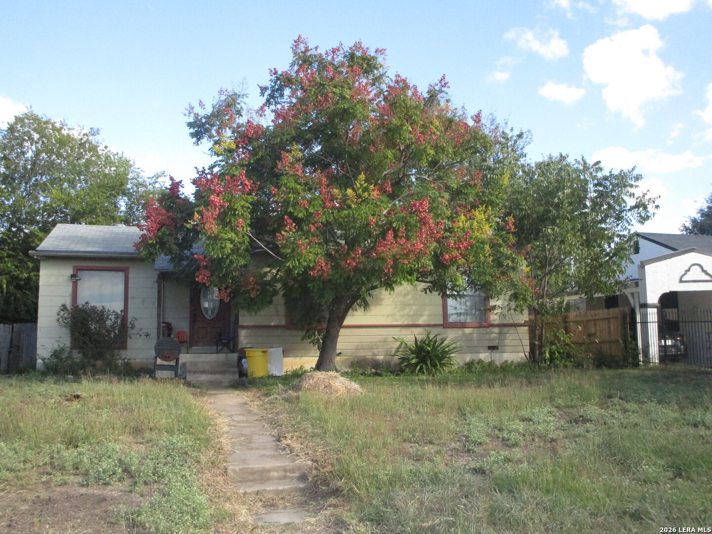 Property photo for 411 W Hermosa, San Antonio, TX