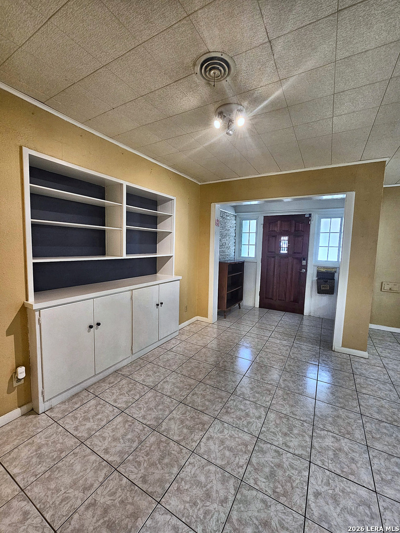 136 RILLA VISTA DR, San Antonio, TX 78216