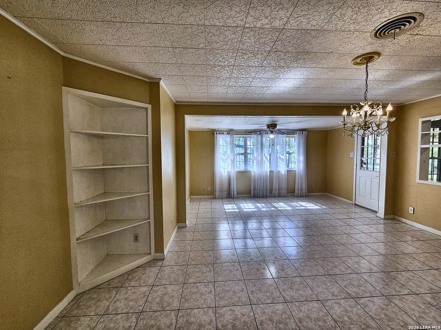 136 RILLA VISTA DR, San Antonio, TX 78216