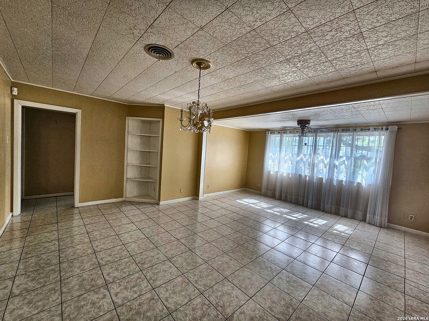 136 RILLA VISTA DR, San Antonio, TX 78216