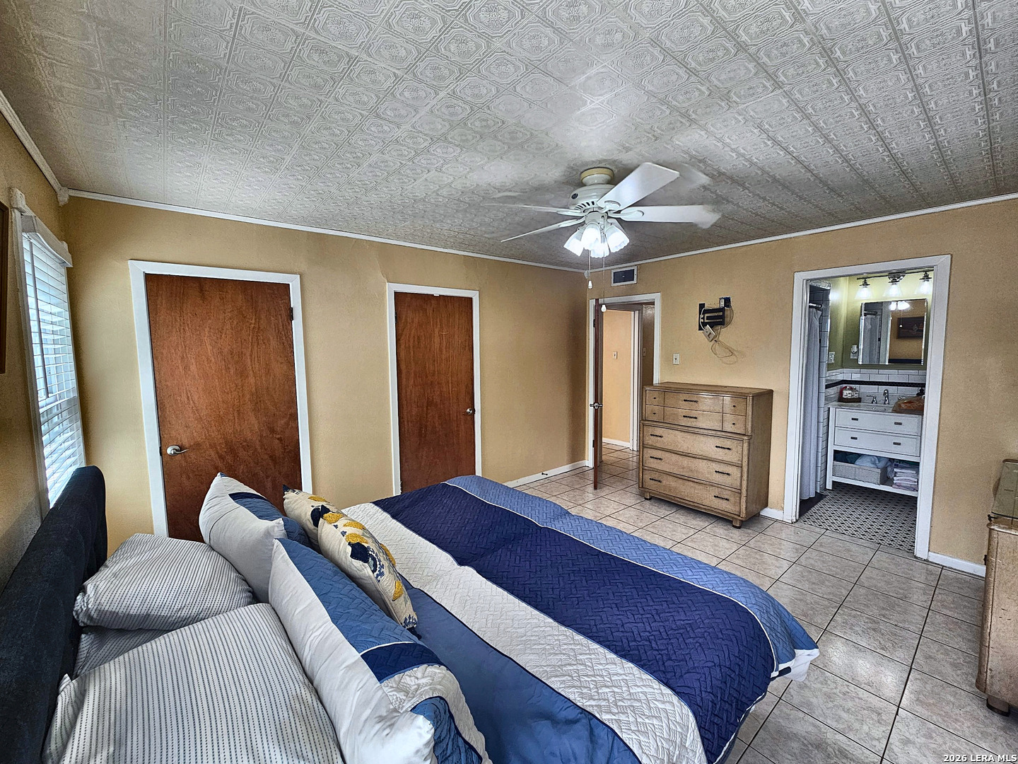 136 RILLA VISTA DR, San Antonio, TX 78216