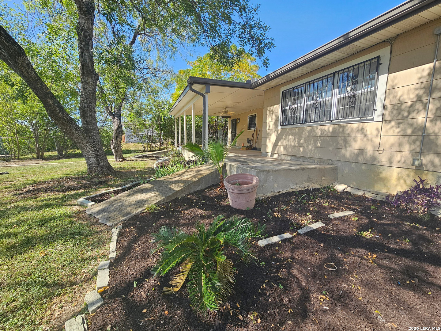 136 RILLA VISTA DR, San Antonio, TX 78216