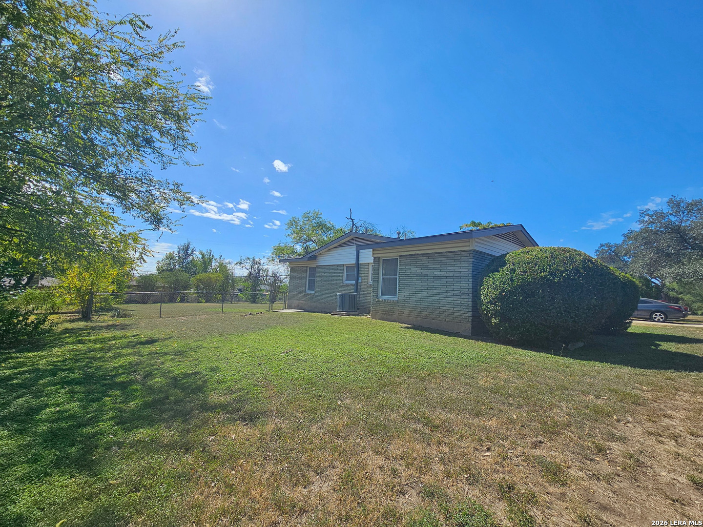136 RILLA VISTA DR, San Antonio, TX 78216