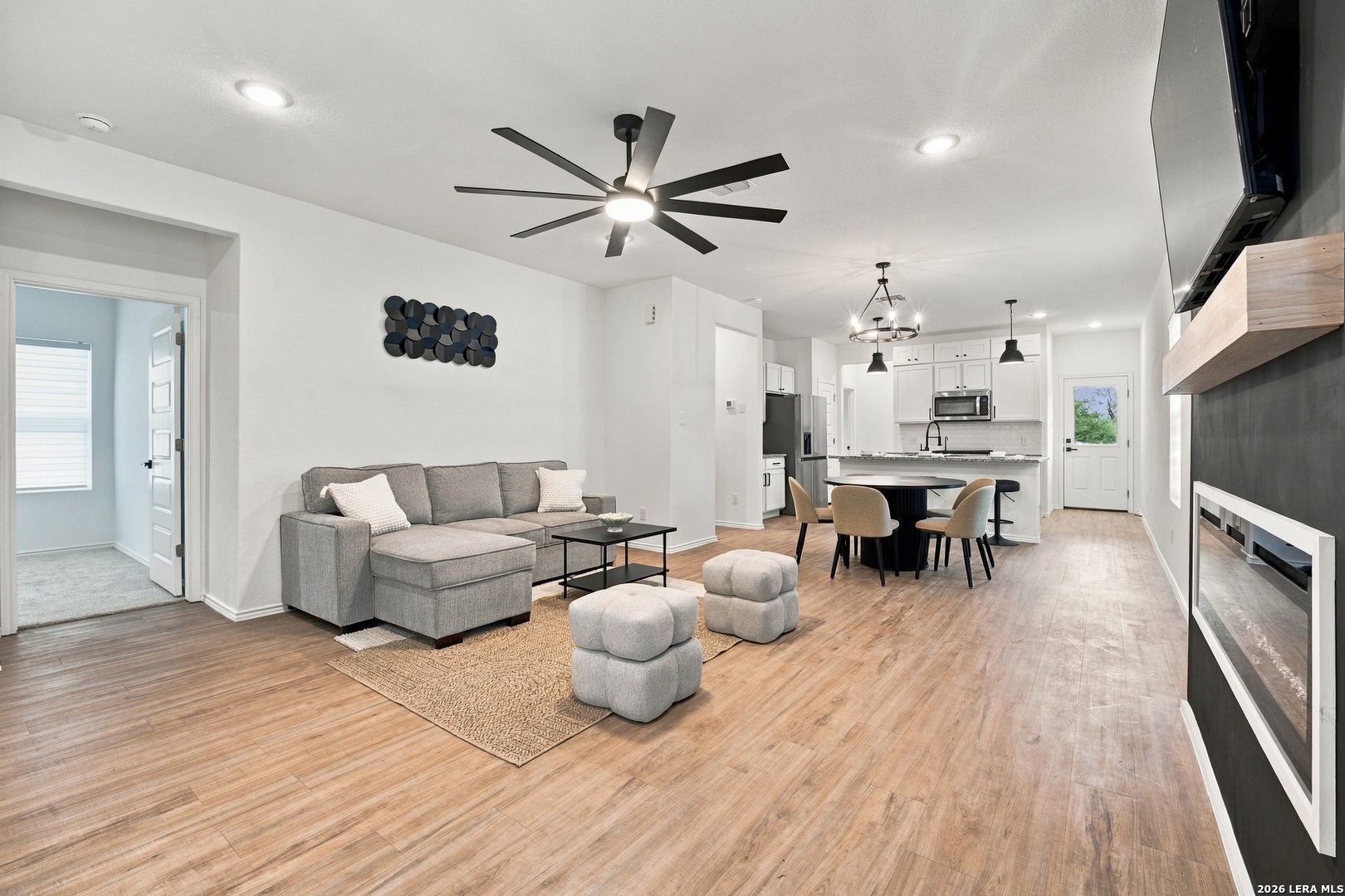 9806 CHEVALIER FRST, San Antonio, TX 78221