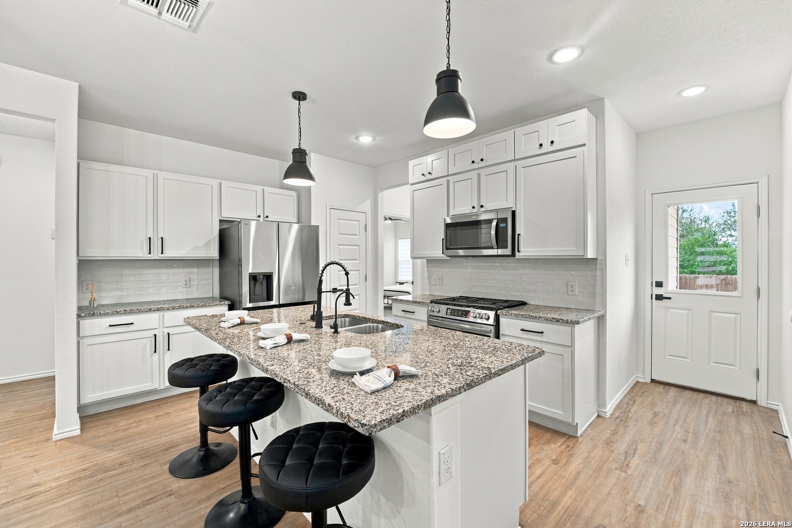 9806 CHEVALIER FRST, San Antonio, TX 78221