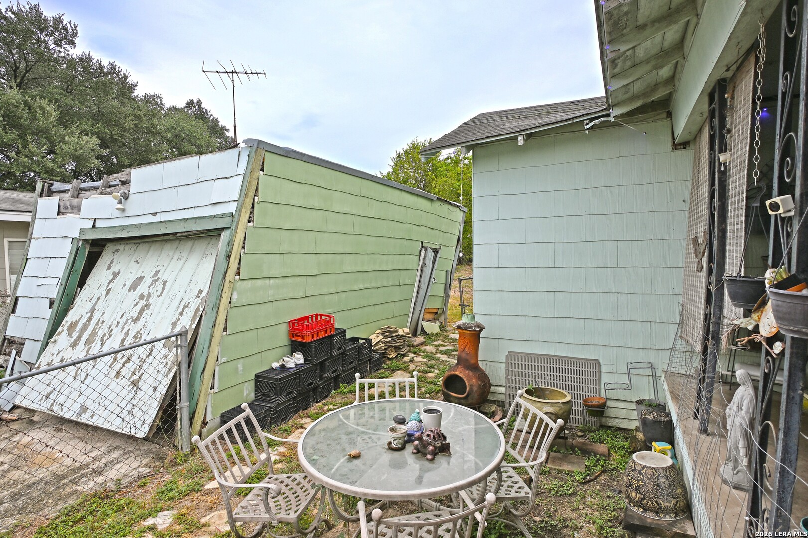 411 S LIVE OAK AVE, New Braunfels, TX 78130