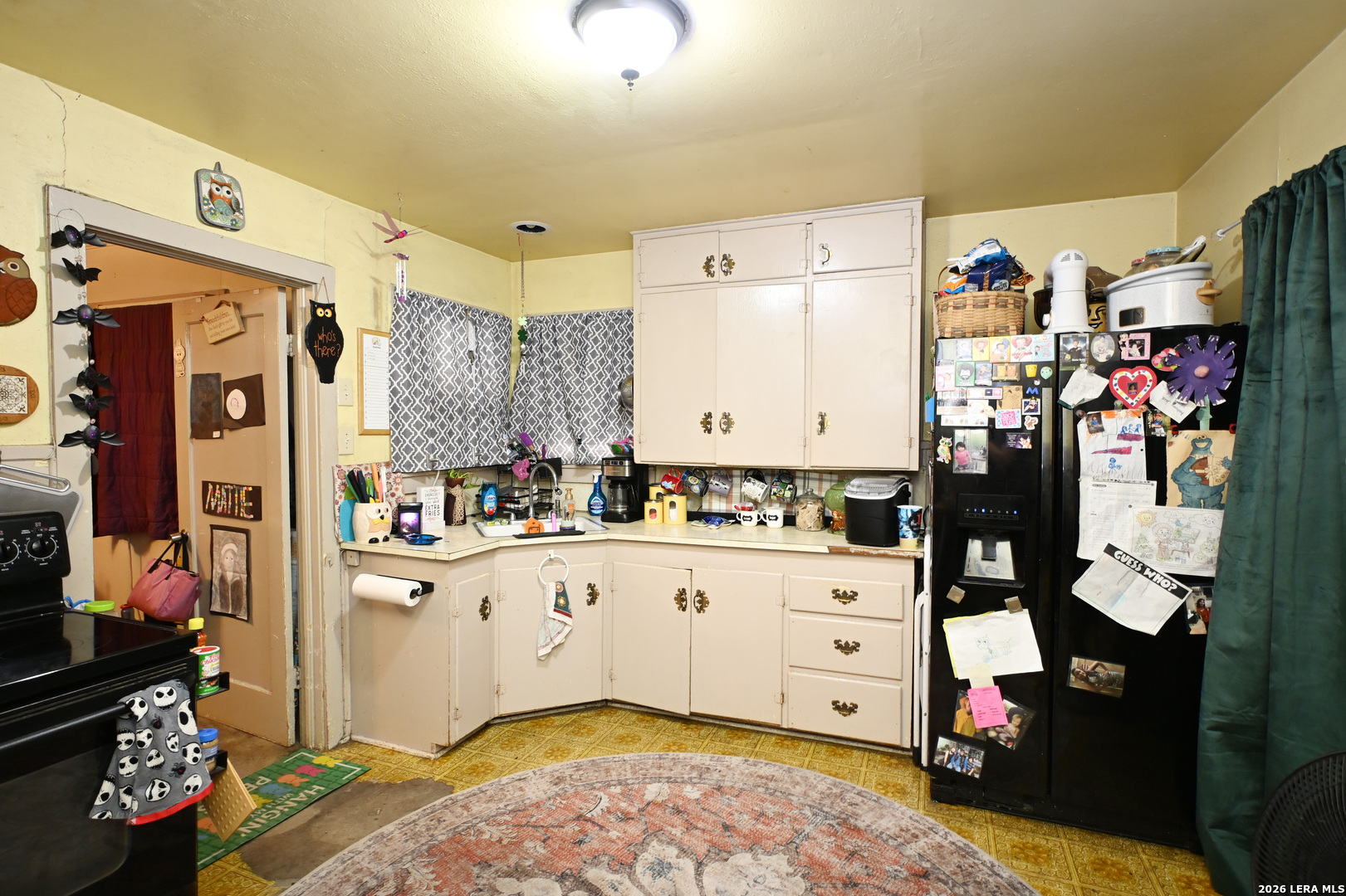 411 S LIVE OAK AVE, New Braunfels, TX 78130