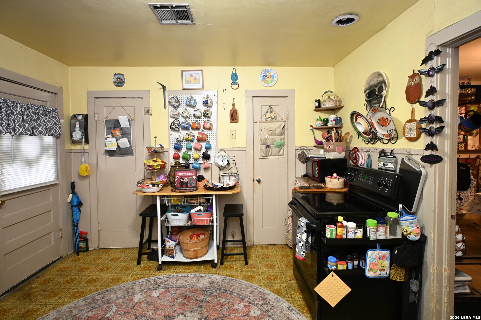 411 S LIVE OAK AVE, New Braunfels, TX 78130