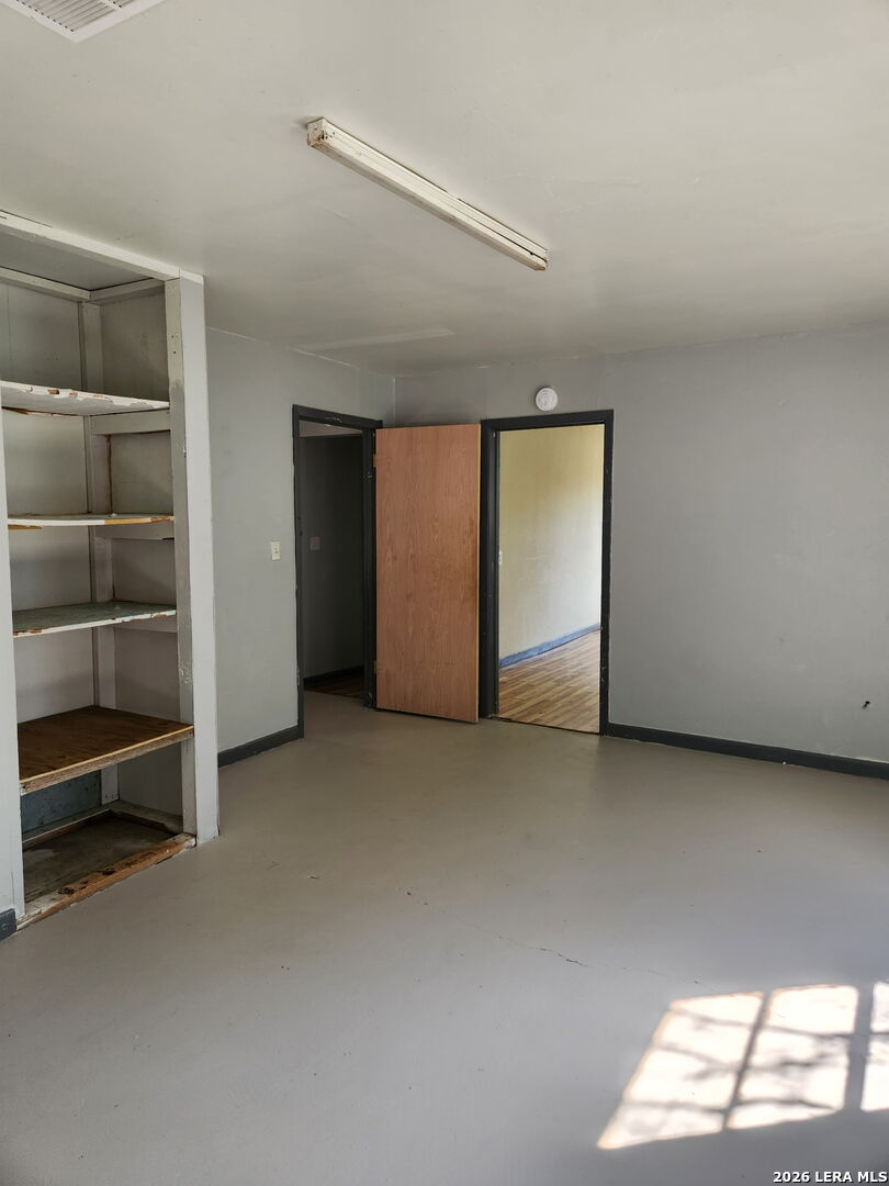 394 Skyline Dr, Bandera, TX 78003
