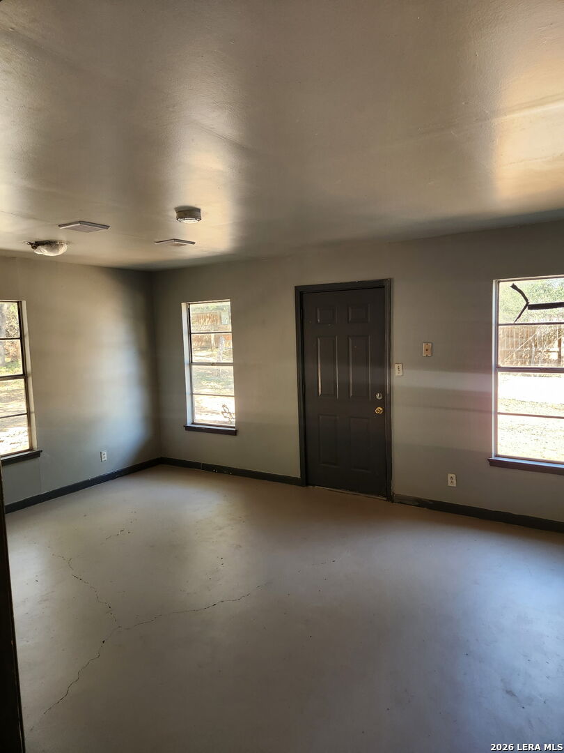 394 Skyline Dr, Bandera, TX 78003