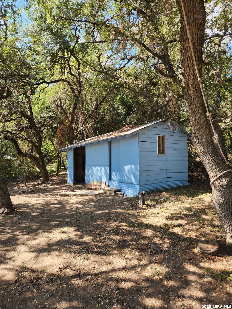 394 Skyline Dr, Bandera, TX 78003