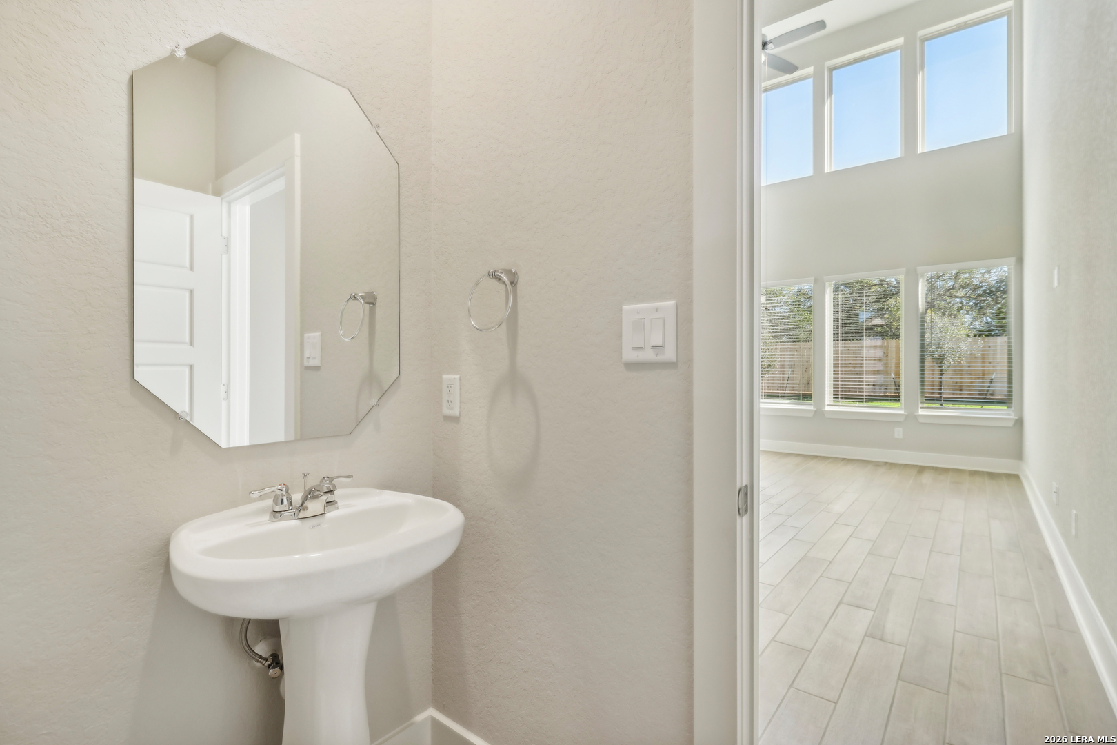 1524 Corinth Crest, San Antonio, TX 78245