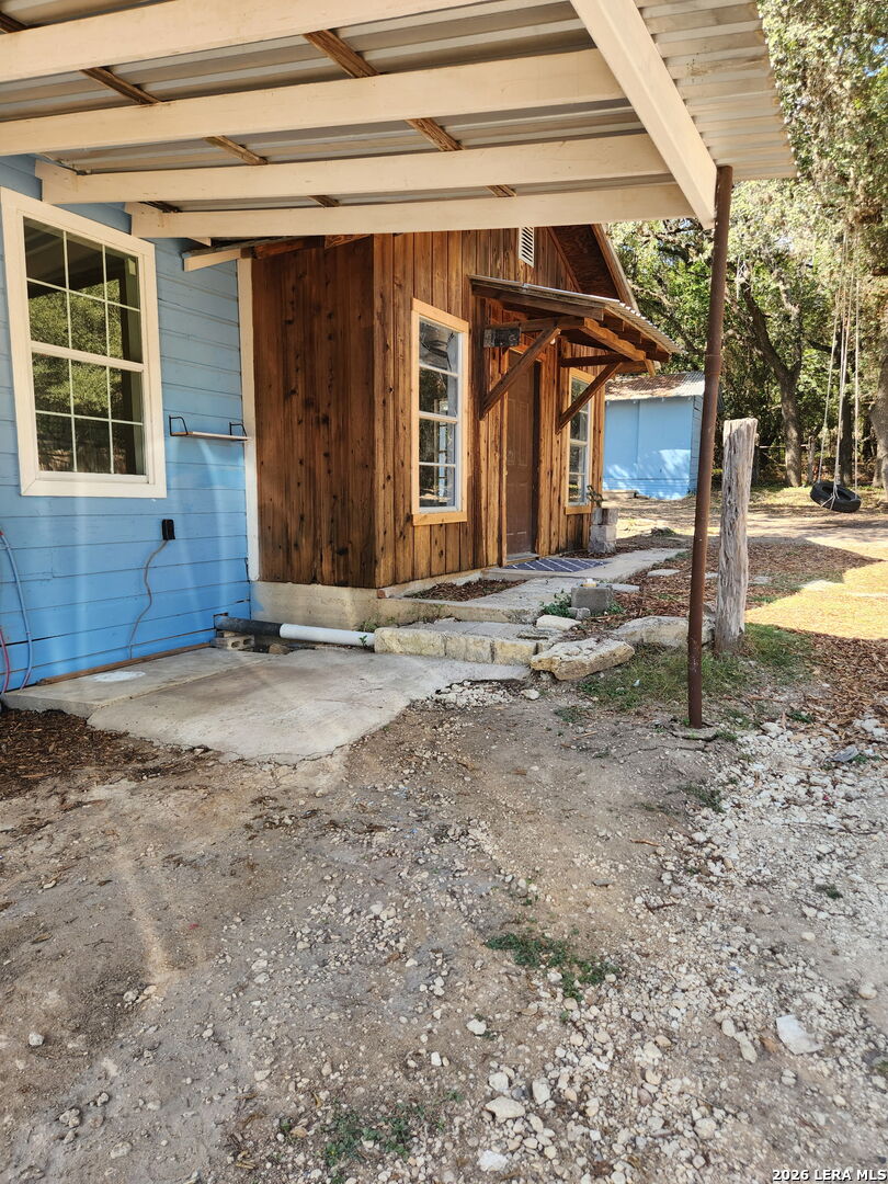 394 Skyline Dr, Bandera, TX 78003