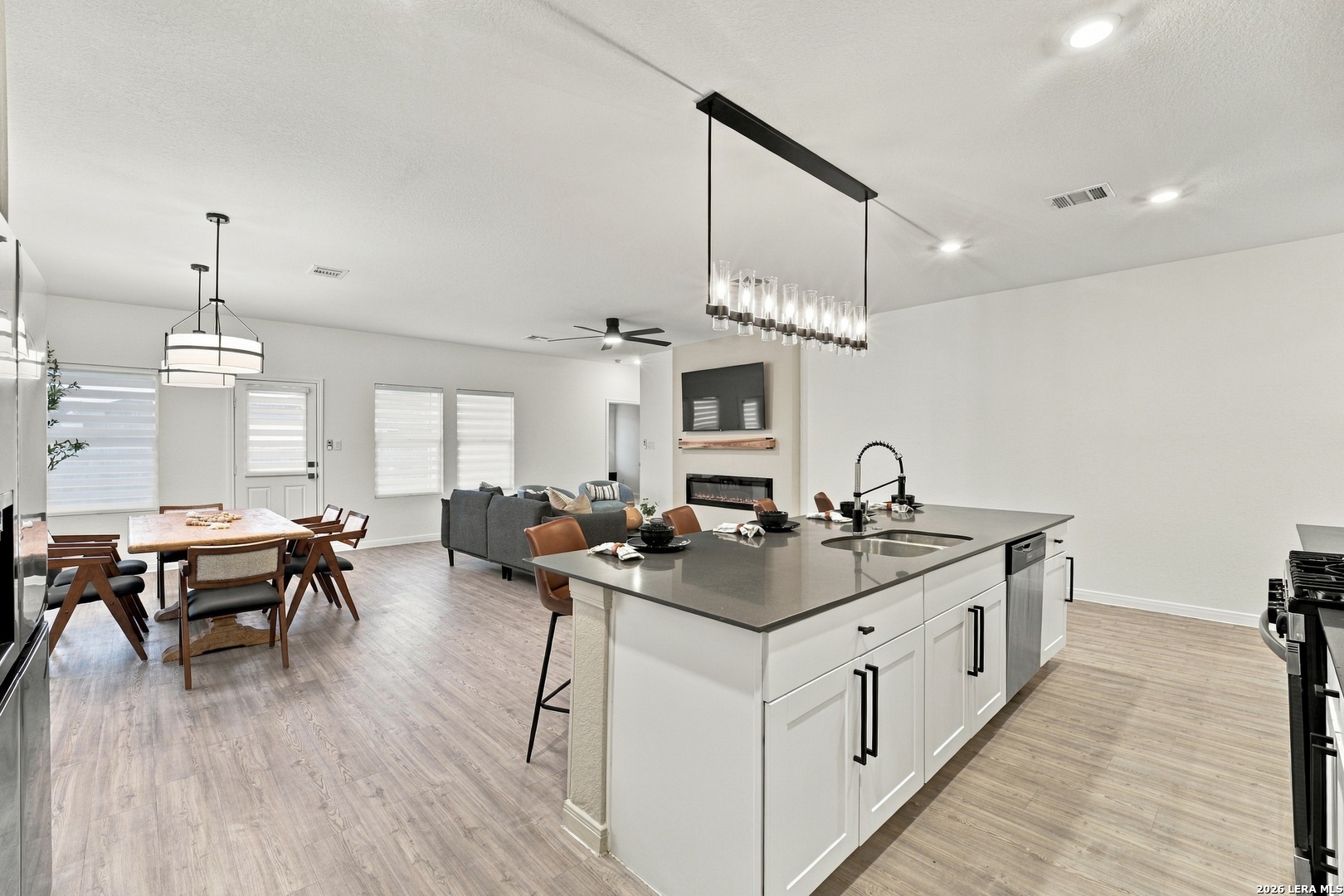 5425 CLOVES CV, St Hedwig, TX 78152