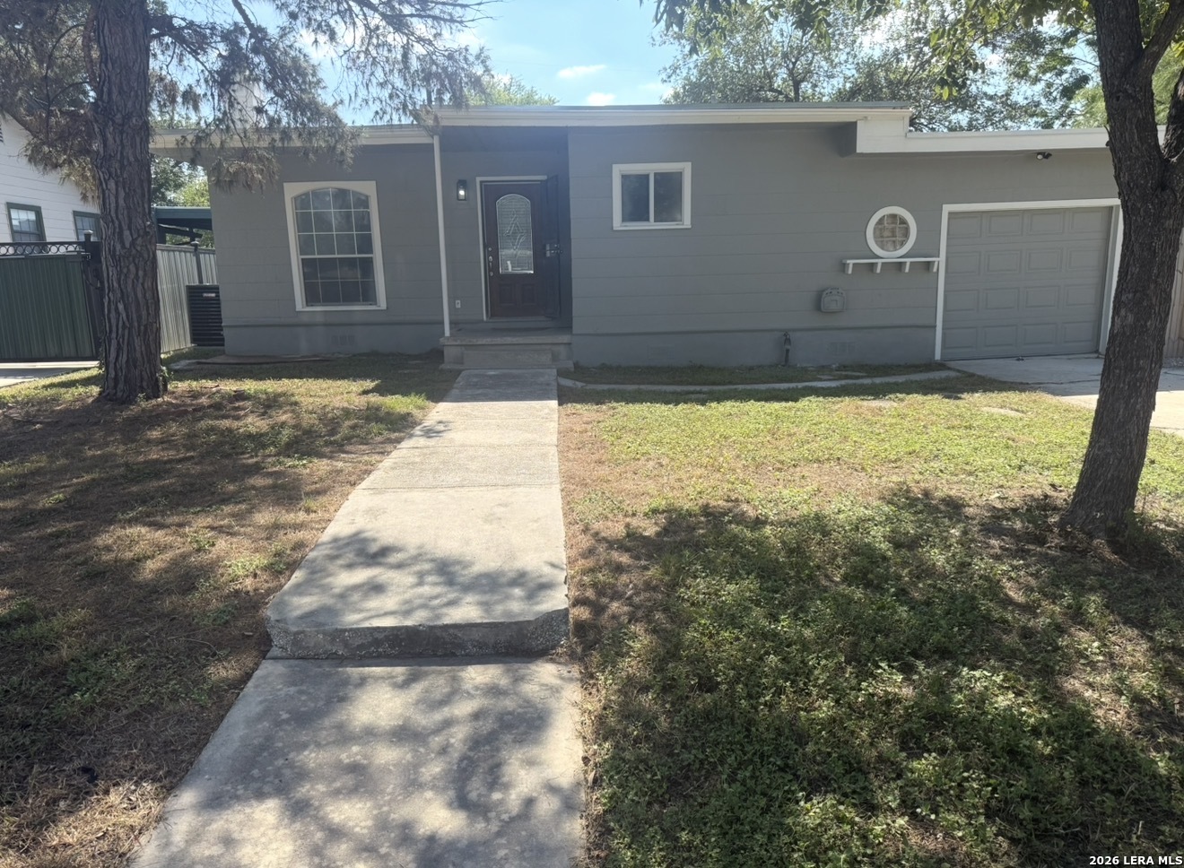 Property photo for 334 W Thorain BLVD, San Antonio, TX