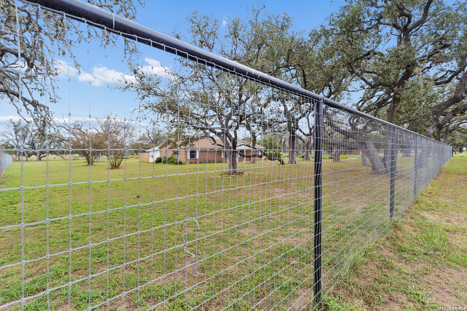 61 PULLIAM DR, Pleasanton, TX 78064