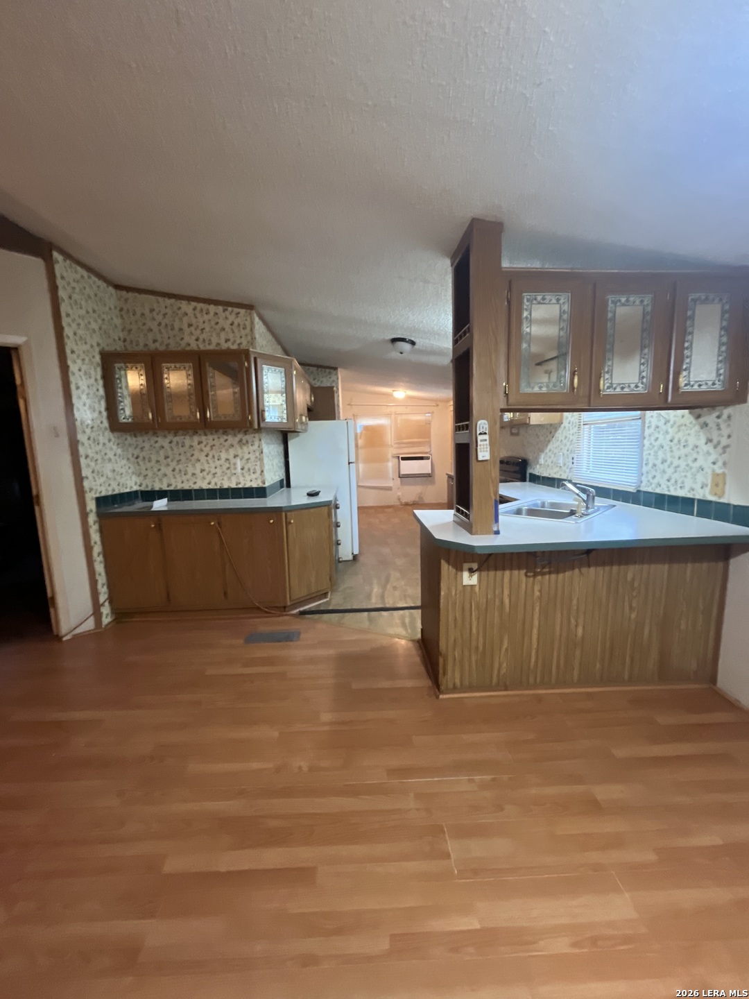 579 County Road 570, Devine, TX 78016