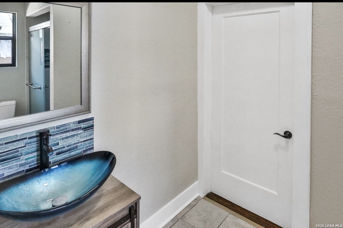134 Compton, San Antonio, TX 78214
