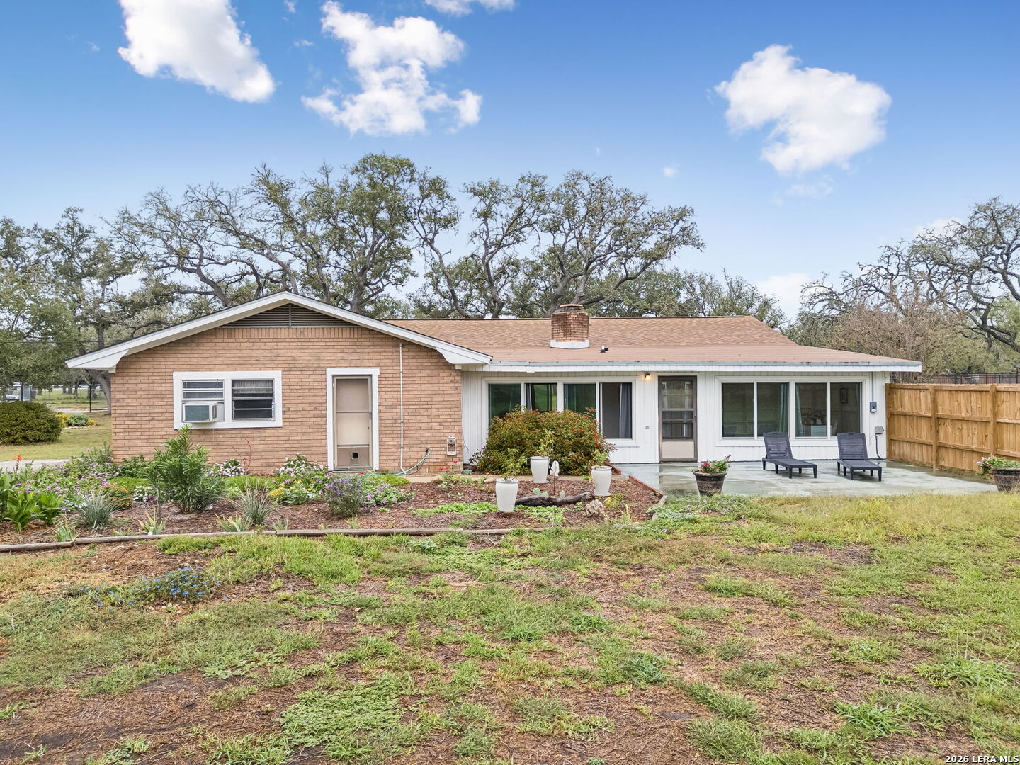 61 PULLIAM DR, Pleasanton, TX 78064