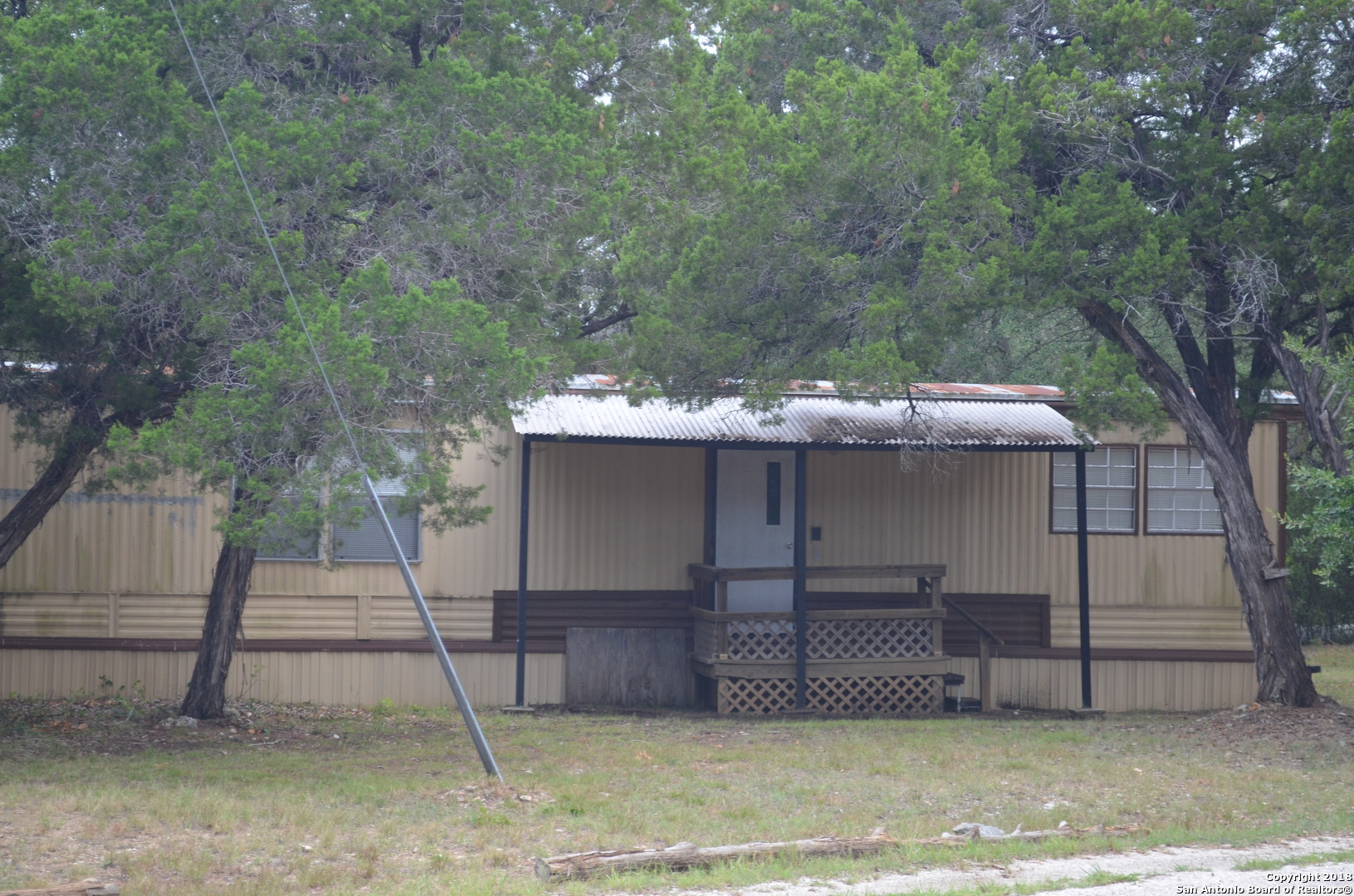 505 MOUNTAIN  Dr, Lakehills, TX 78003