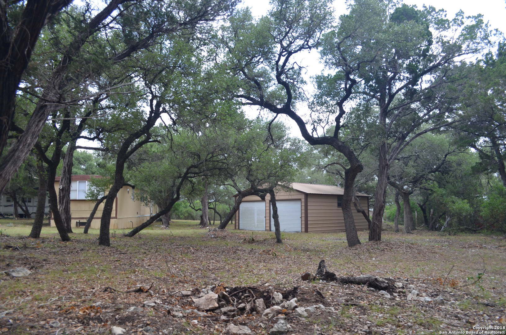 505 MOUNTAIN  Dr, Lakehills, TX 78003