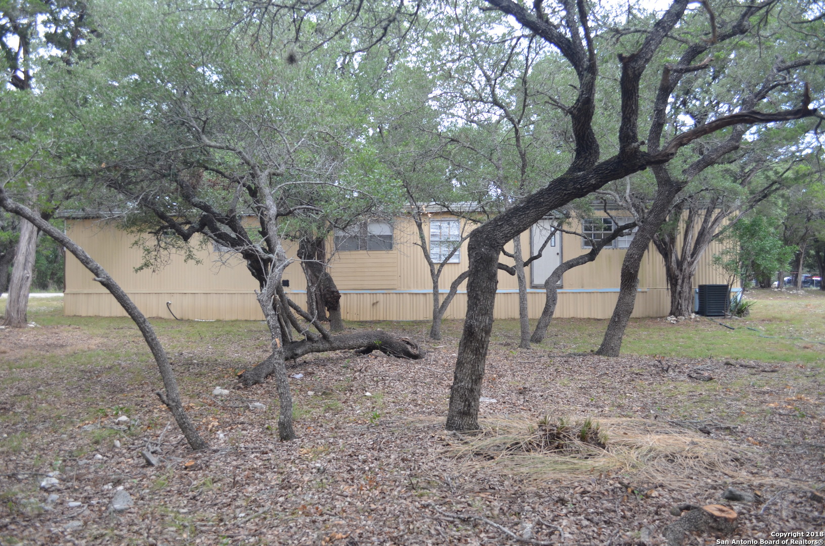 505 MOUNTAIN  Dr, Lakehills, TX 78003