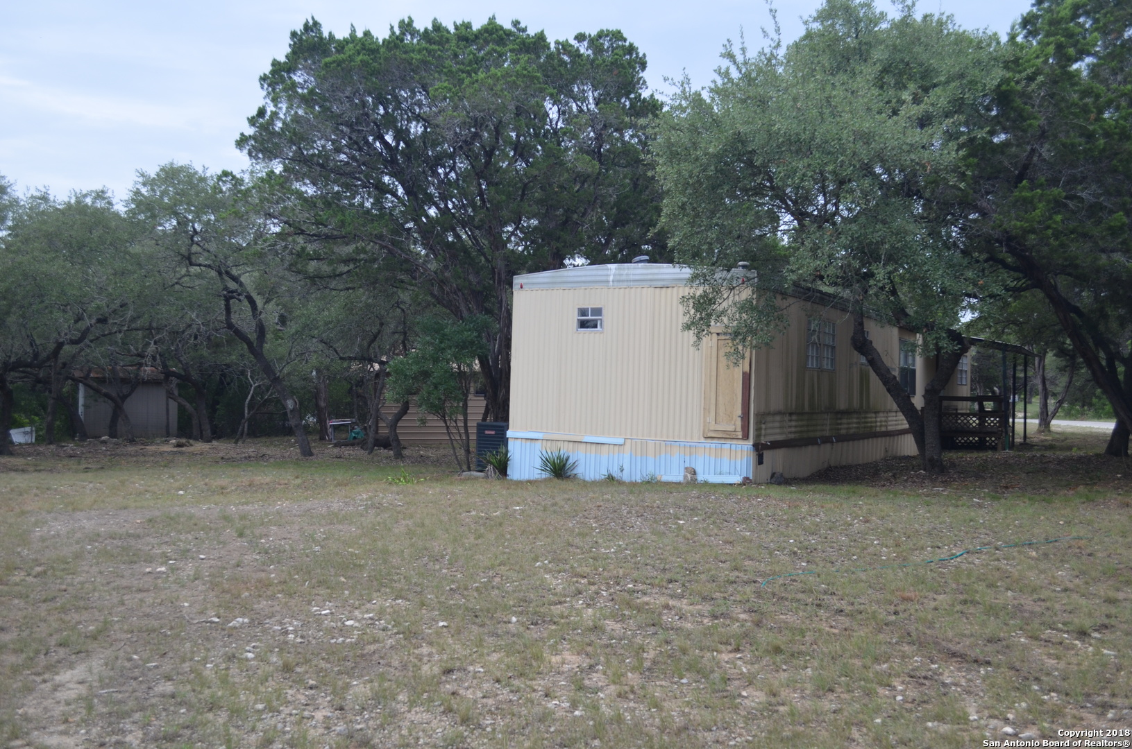 505 MOUNTAIN  Dr, Lakehills, TX 78003