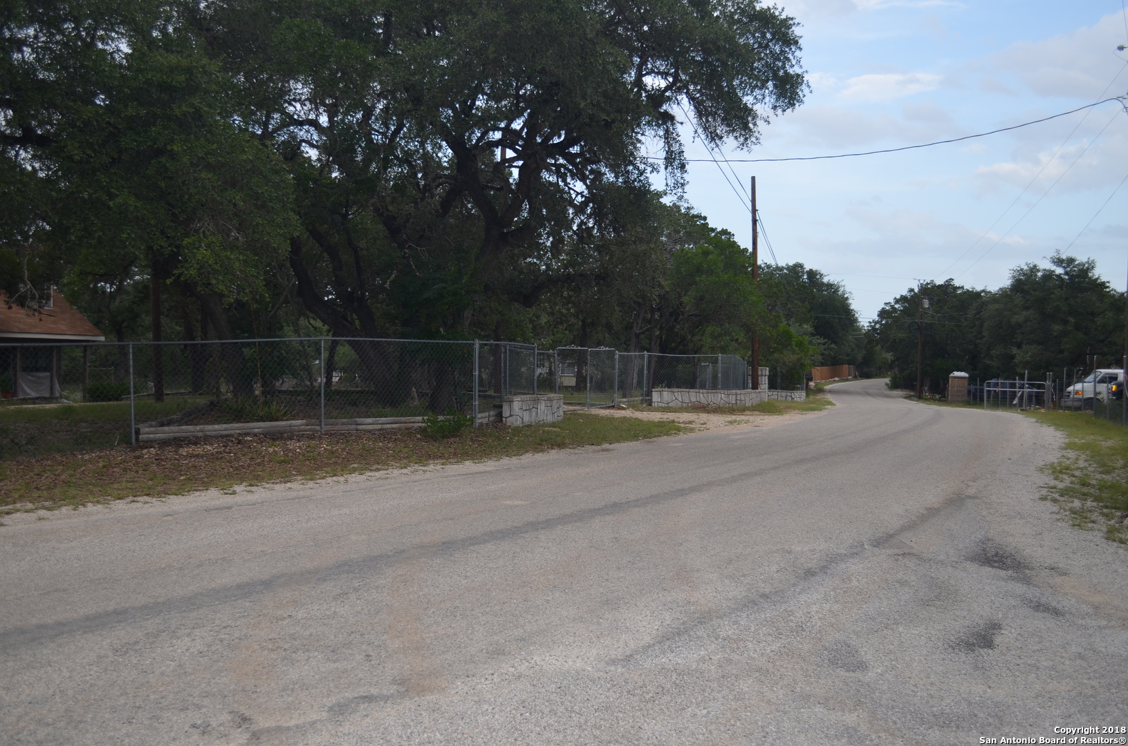 505 MOUNTAIN  Dr, Lakehills, TX 78003