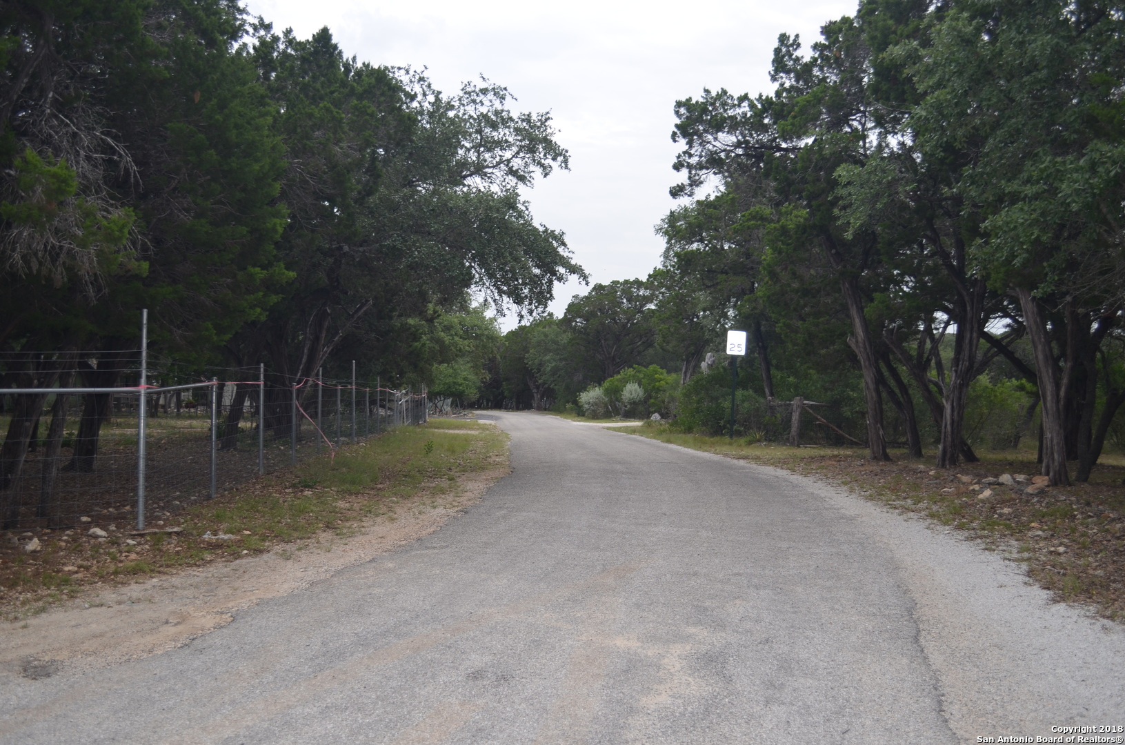 505 MOUNTAIN  Dr, Lakehills, TX 78003