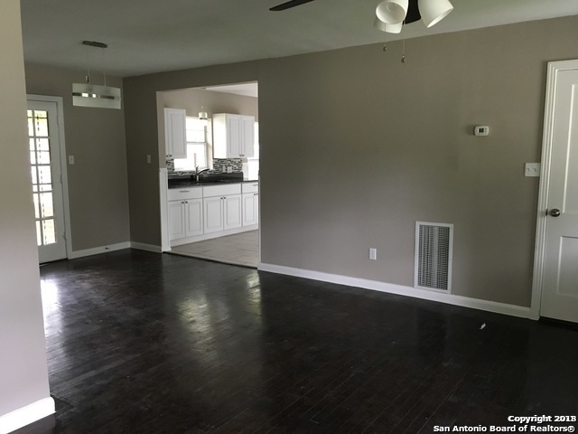 102 NORTHILL DR, San Antonio, TX 78201