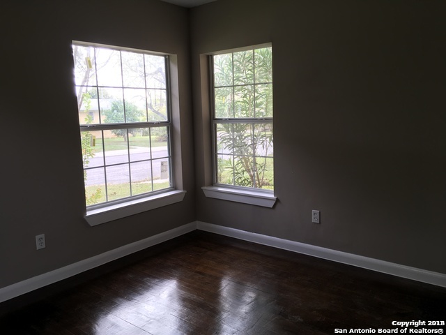 102 NORTHILL DR, San Antonio, TX 78201