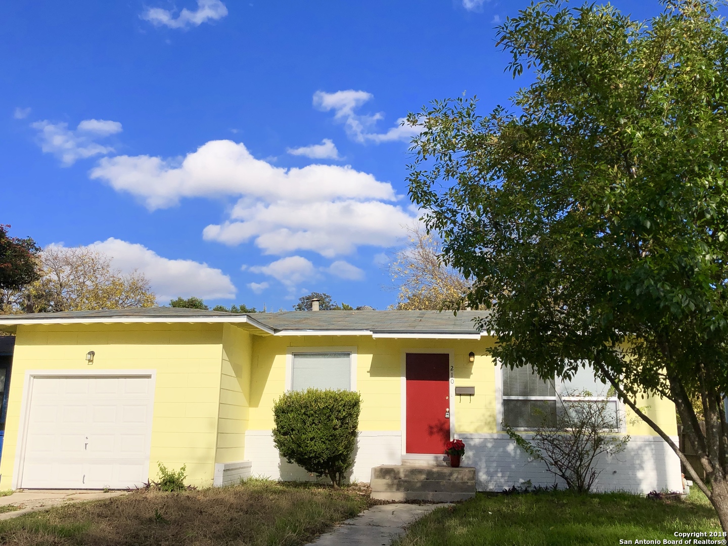 210 Laddie Pl Listing Cover Image