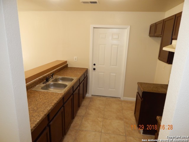 6919 YUCCA VLY, San Antonio, TX 78242