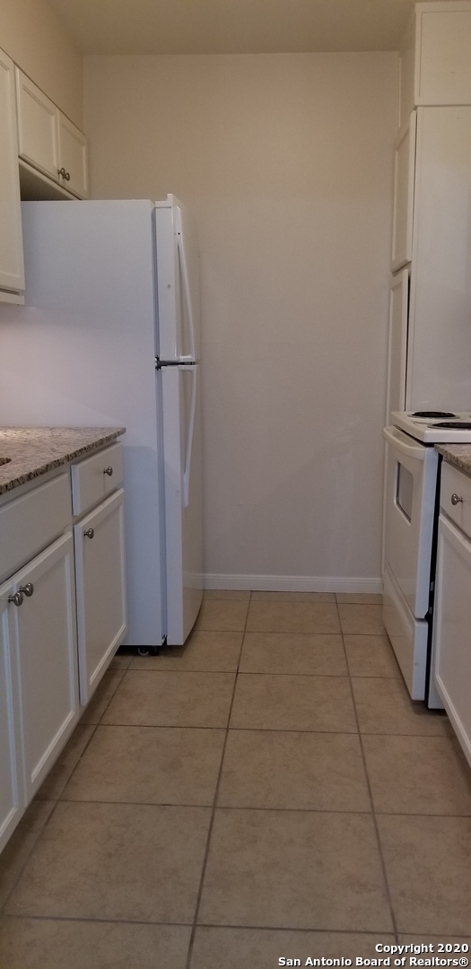 8702 VILLAGE DR, #204, San Antonio, TX 78217