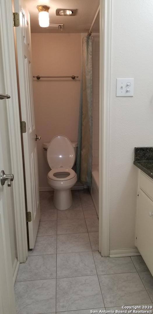 8702 VILLAGE DR, #204, San Antonio, TX 78217