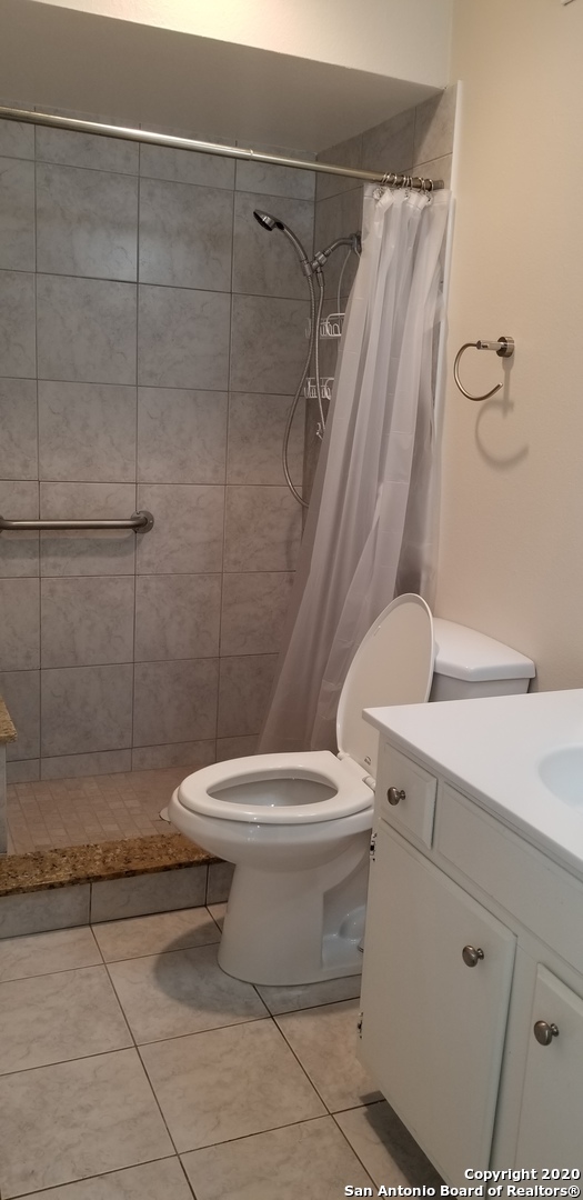 8702 VILLAGE DR, #204, San Antonio, TX 78217