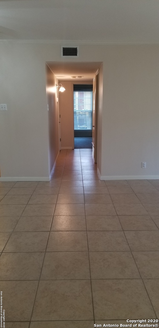 8702 VILLAGE DR, #204, San Antonio, TX 78217