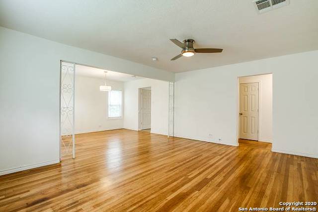 2803 W WOODLAWN AVE, San Antonio, TX 78228