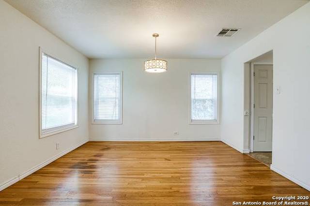 2803 W WOODLAWN AVE, San Antonio, TX 78228