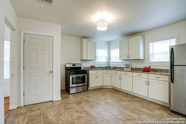 2803 W WOODLAWN AVE, San Antonio, TX 78228